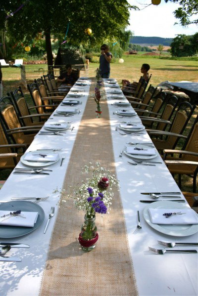Tisch-Garten2-400x599