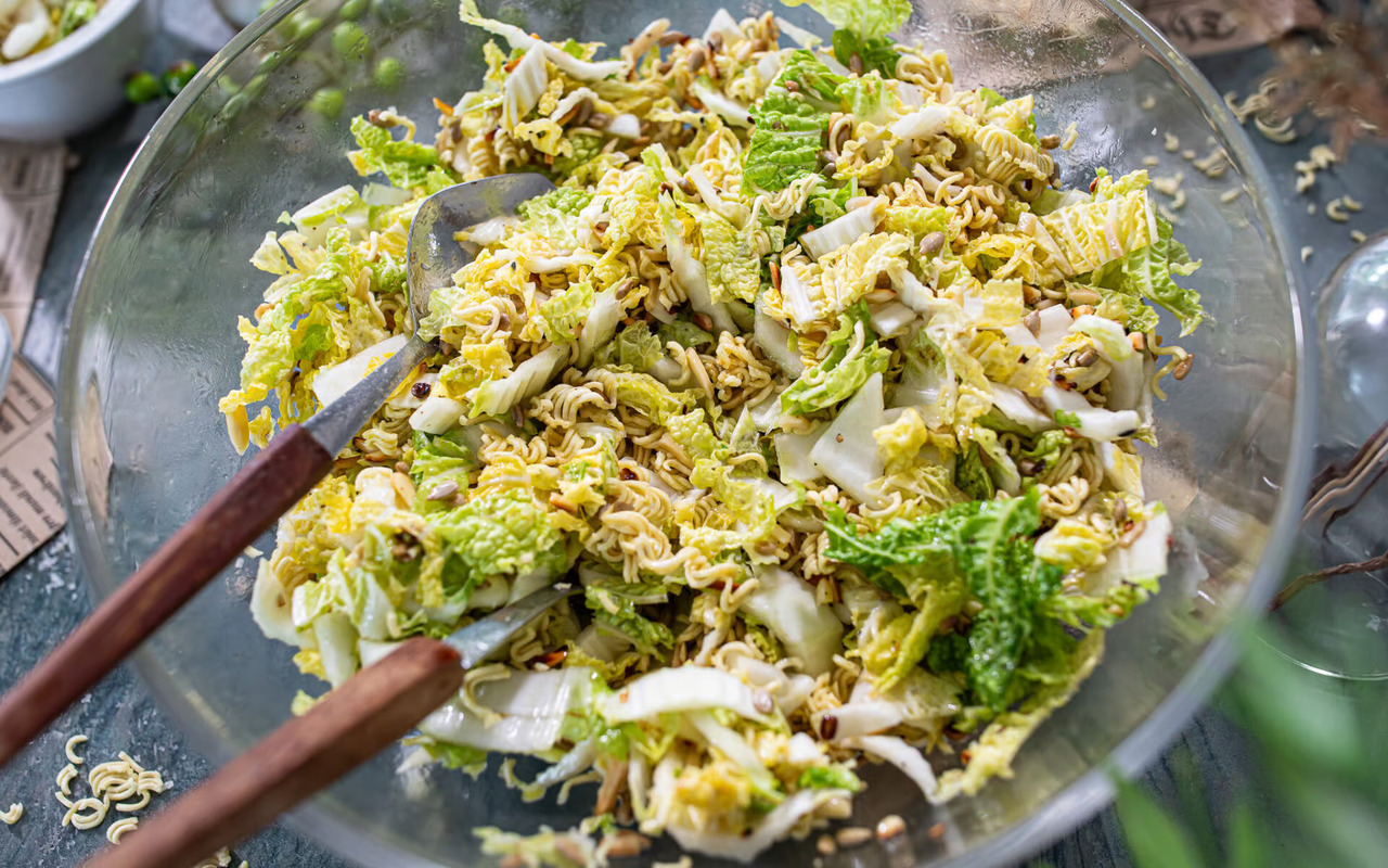 yum-yum-salat_52-2