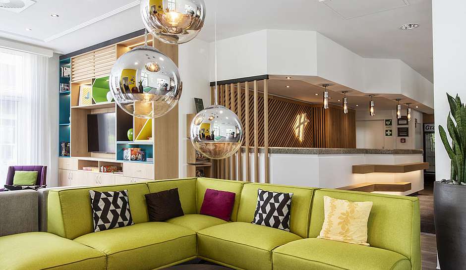 Holiday Inn Neuss Lobby