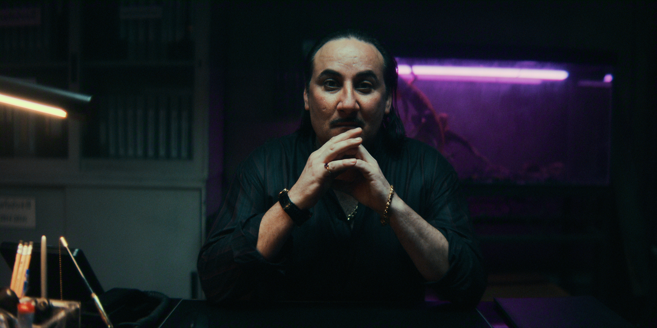 Crooks_n_S2_E1_00_44_19_13