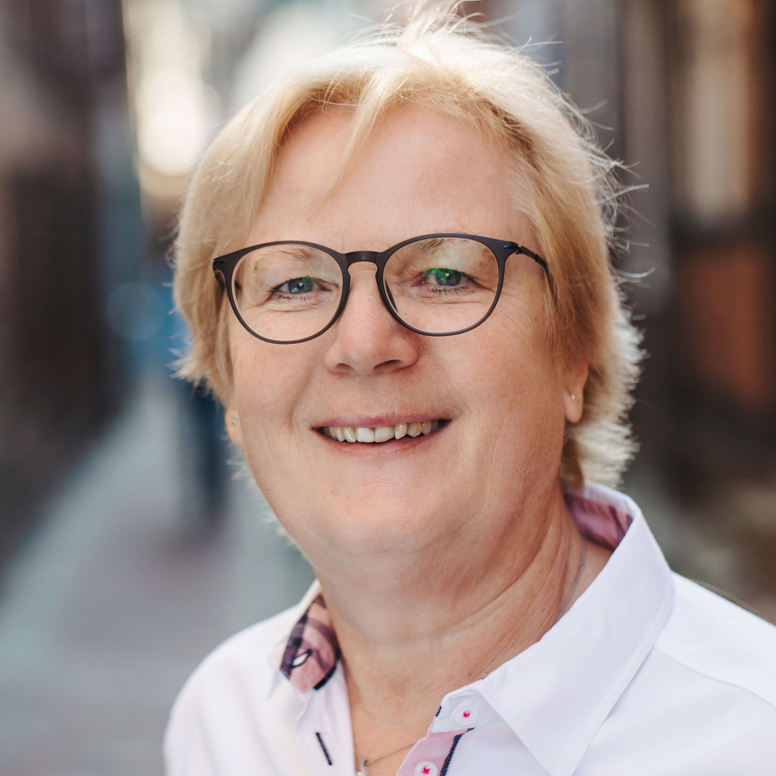 Ingrid-Käbein,-Kundenberaterin