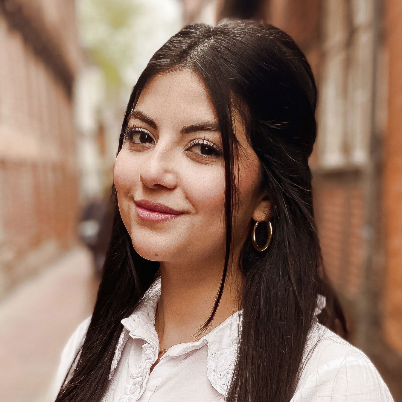 Lourin-Mhho,-Kundenberaterin