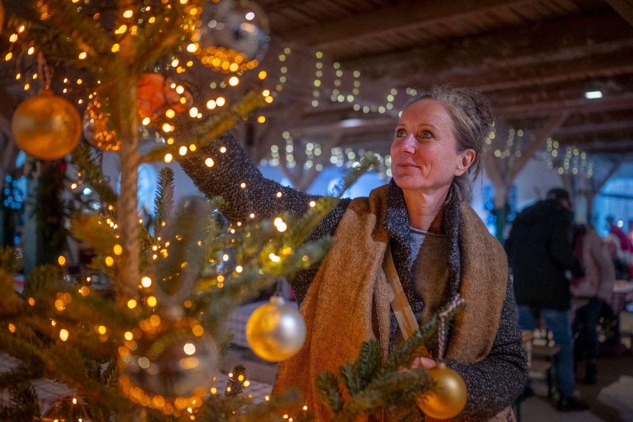 Weihnachtsmarkt in der Scheune auf Gut Helmstorf - Oliver Franke