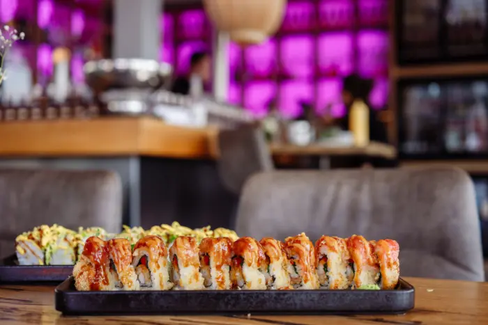 Tamatsu_Restaurant_Sushi-Roll_Heiligenhafen-700x467