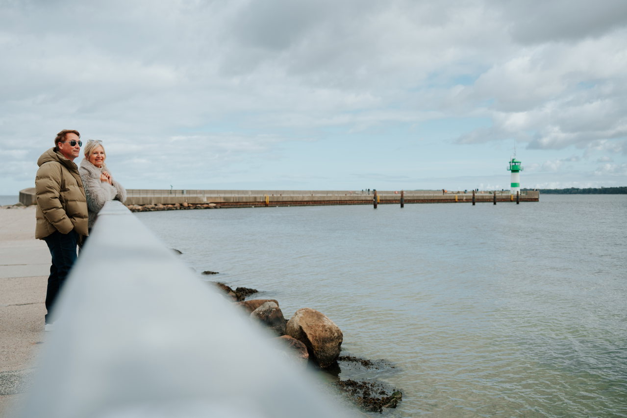 Herbstzeit am Meer und unbeschwerte Momente zu zweit in Travemünde - Tim Eichert