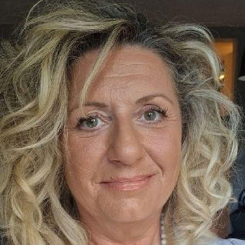 shz_Vermarkt-Digi-Magazin_Team_A-Beig_Claudia_Einkopf_2507