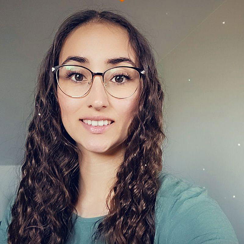 shz_Vermarkt-Digi-Magazin_Team_Schleswig_Zurah_Rafiq_2507