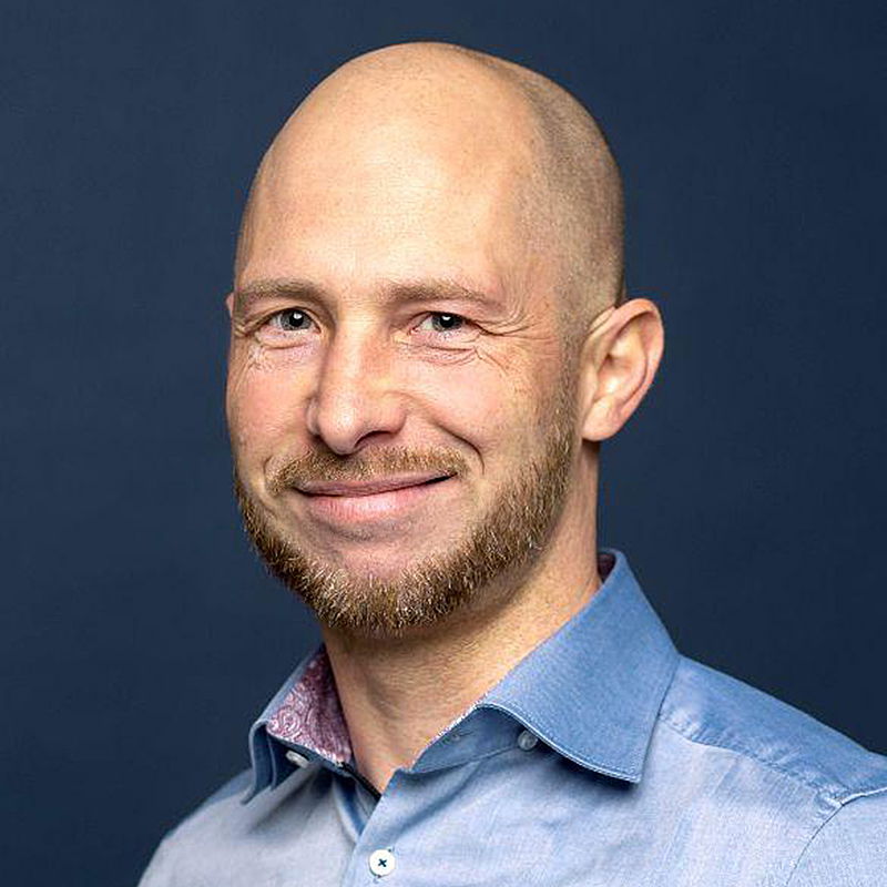 shz_Vermarkt-Digi-Magazin_Team_A-Beig_Sascha_Cers_2507