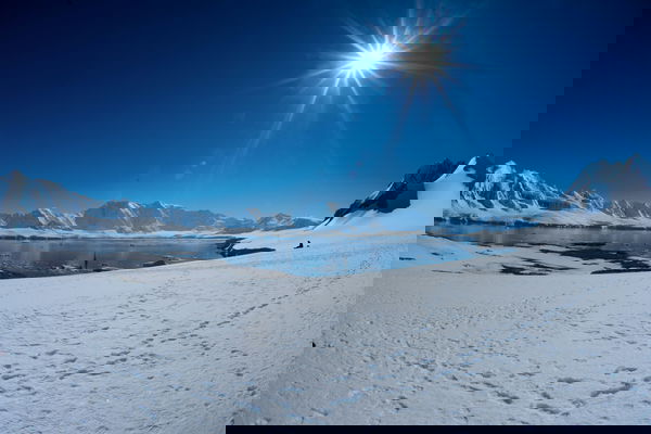 antartica-MKM3wc3Efeo-unsplash