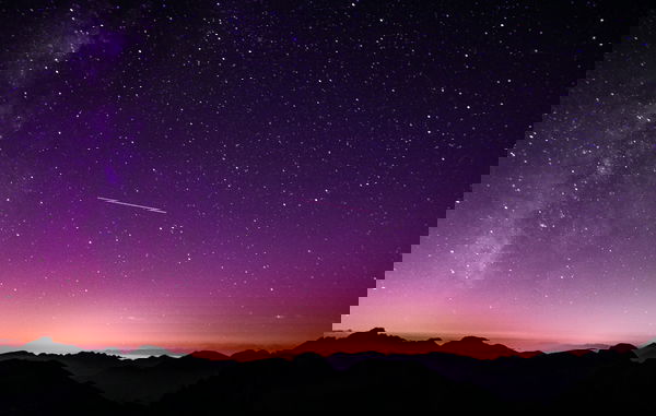 universe-ln5drpv_ImI-unsplash