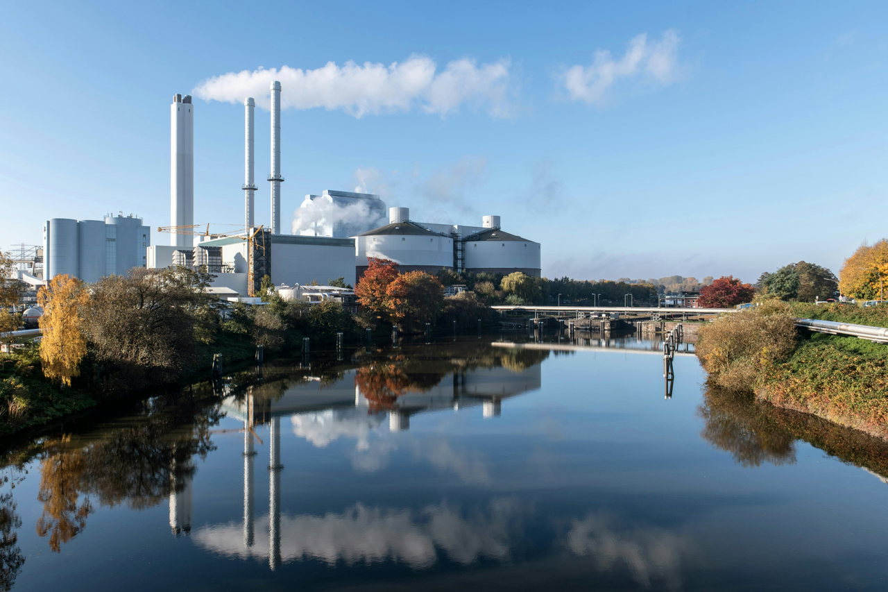 coal-fired power plant hamburg-5j1cZfmFdds-unsplash