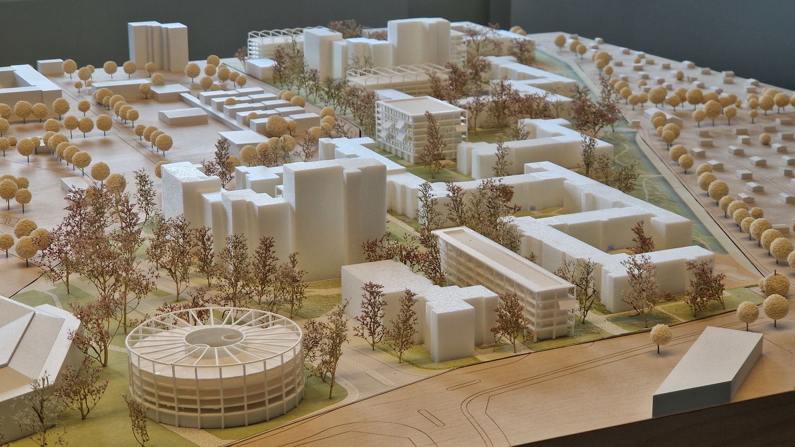 Model städtebaulicher Entwurf Sicht aus Norden - Atelier Kempe Thill Thörner Kaczmarek - 20250506_111436 © Bergedorf-Bille