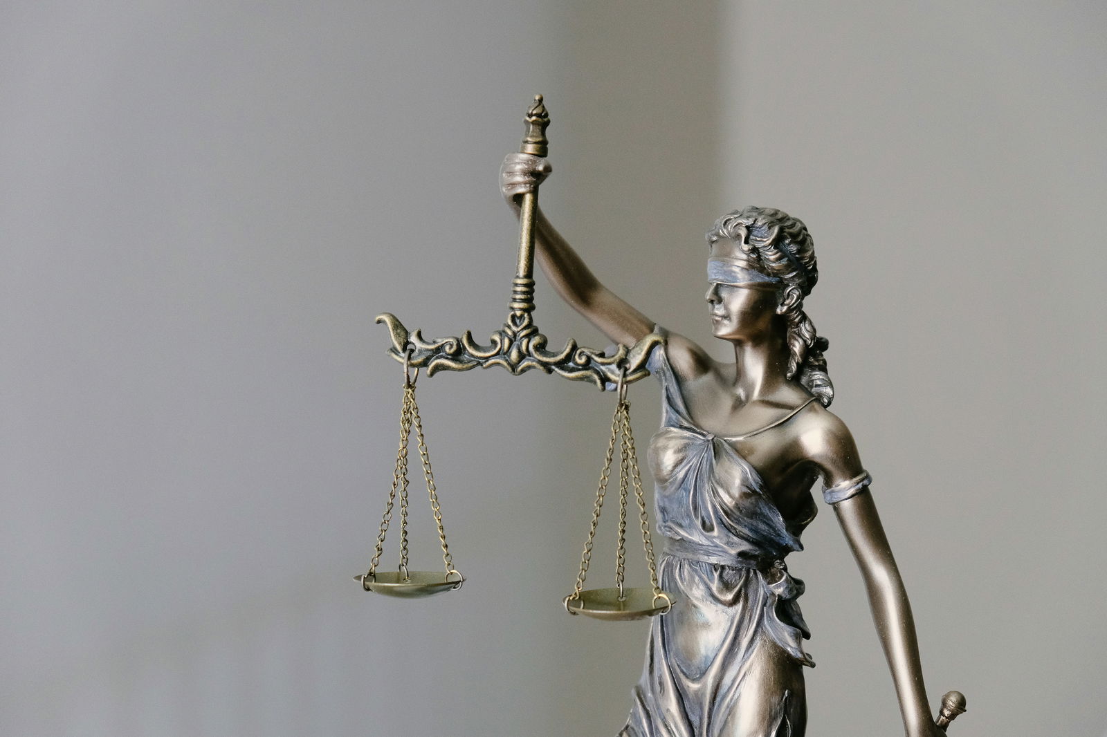 judge-yCdPU73kGSc-unsplash