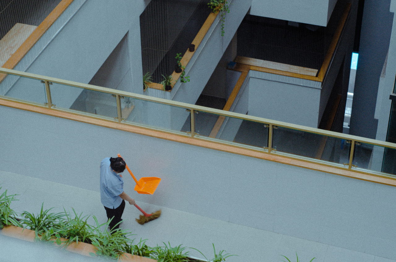 janitor-wEJ0MdL9ITY-unsplash