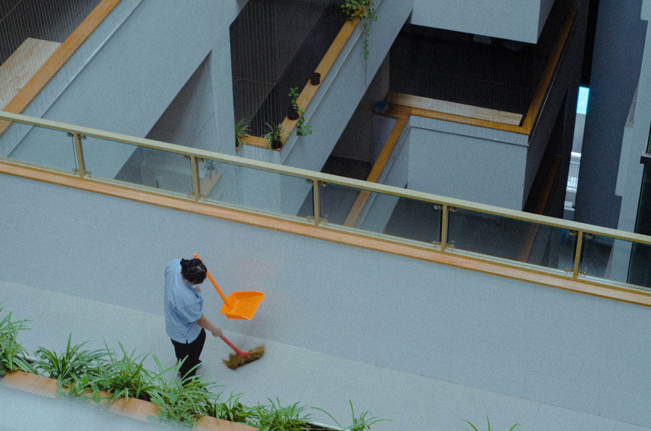 janitor-wEJ0MdL9ITY-unsplash
