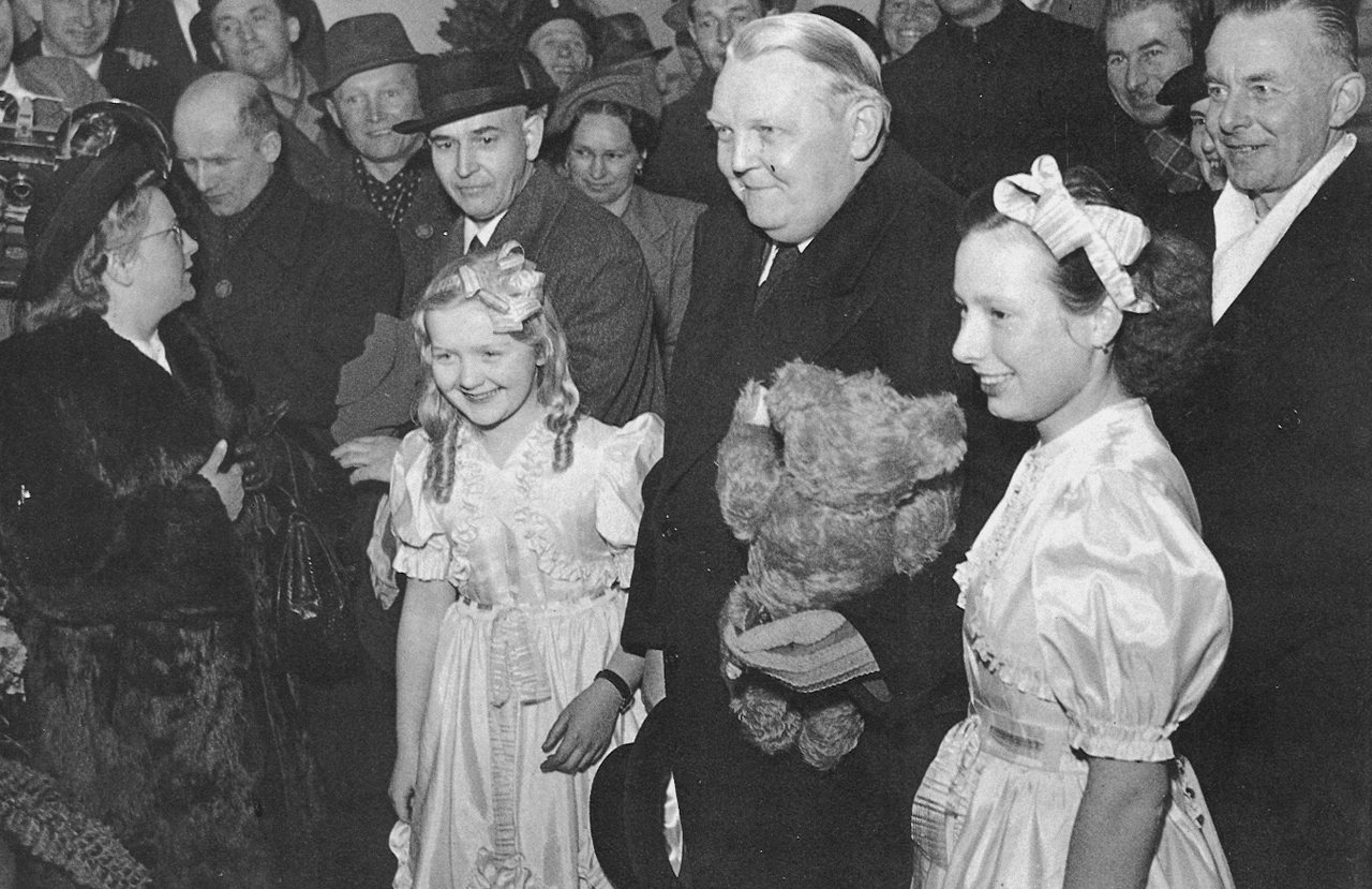 1950_Spielwarenmesse_LudwigErhard_C-NN Gertrud Conradi_bea