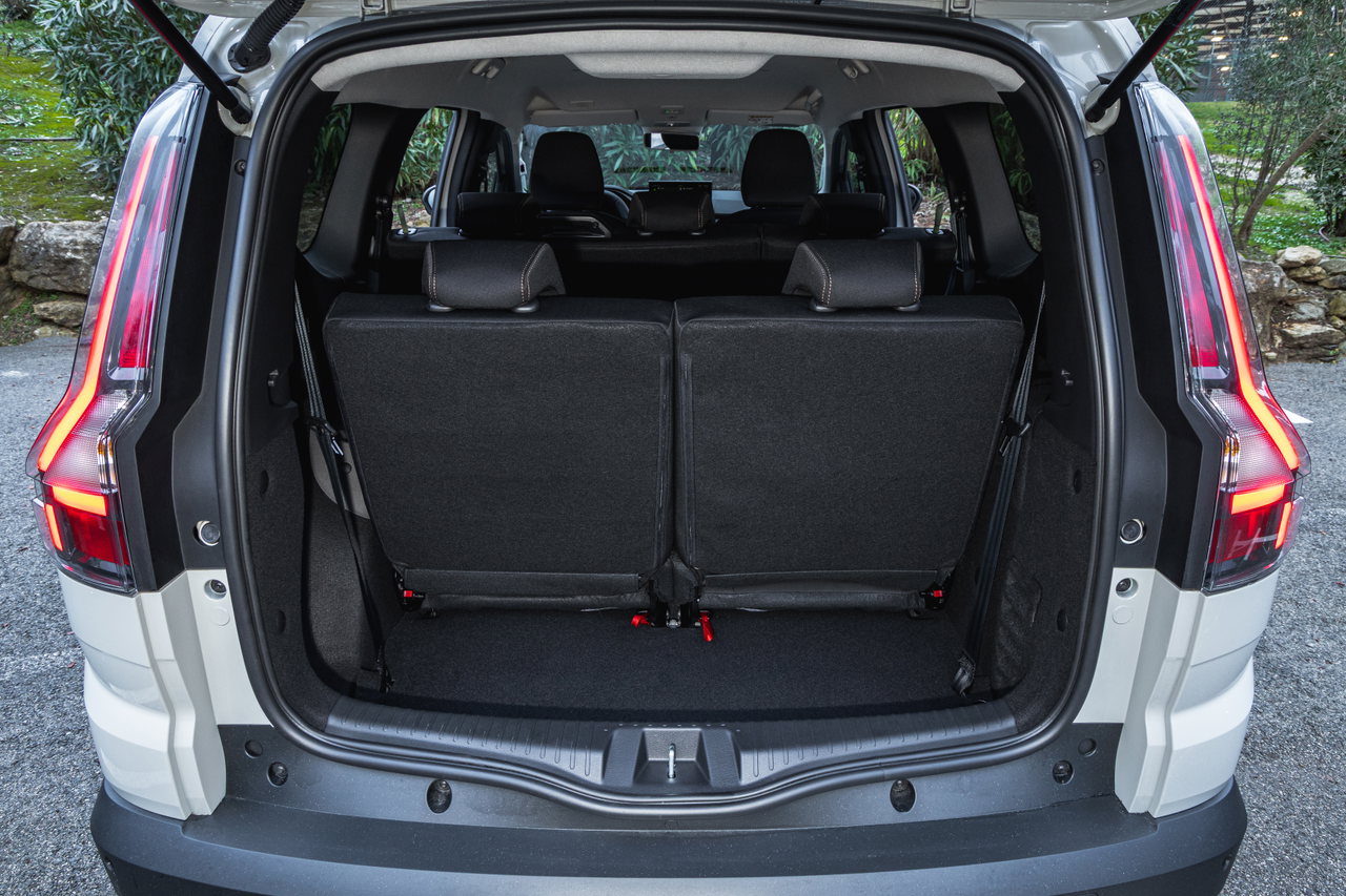 Dacia Jogger Hybrid 155.