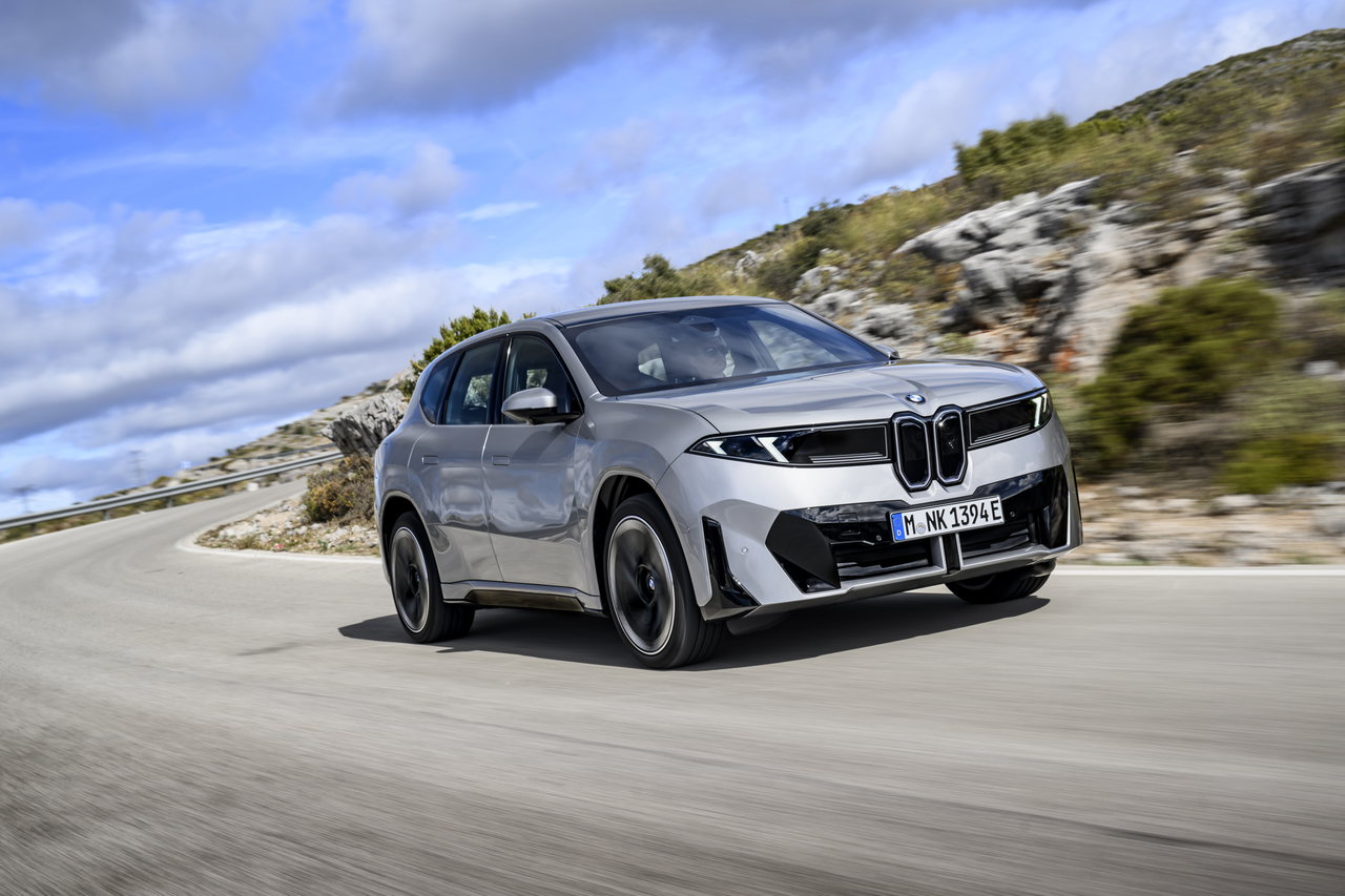 BMW iX3 xDrive  BMW