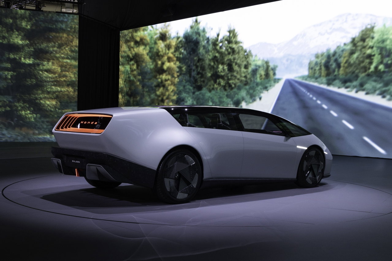 Honda 0 Saloon.