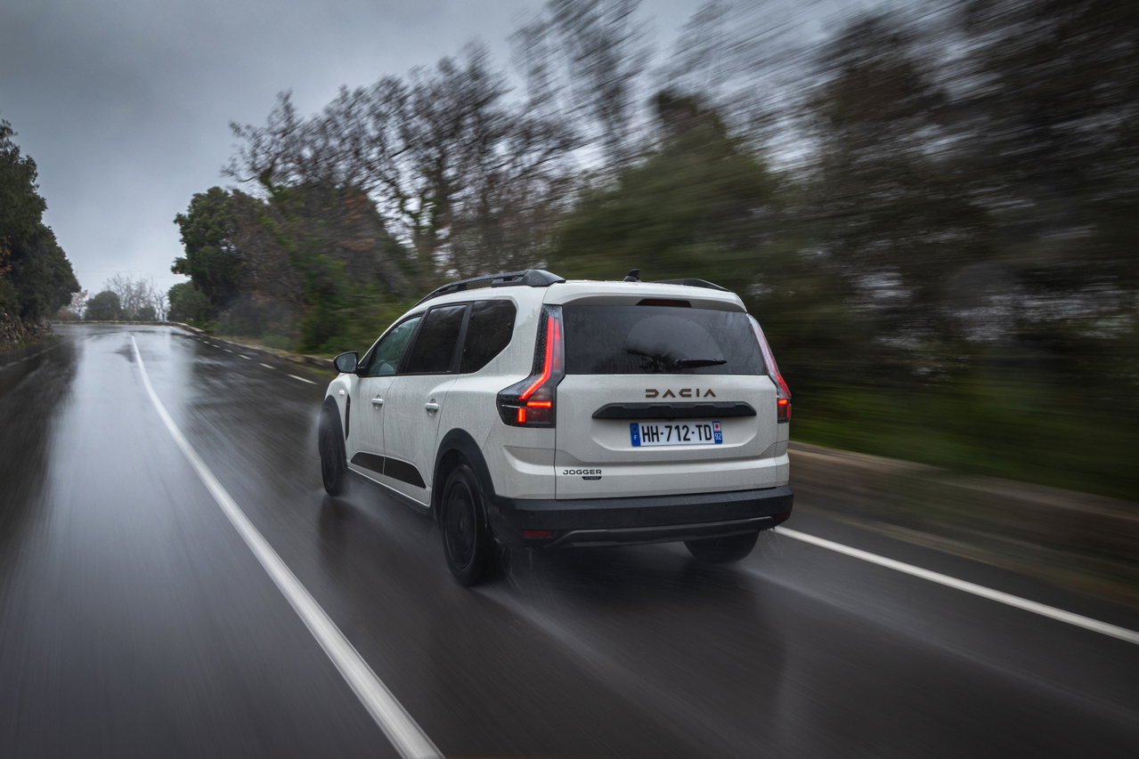 Dacia Jogger Hybrid 155.