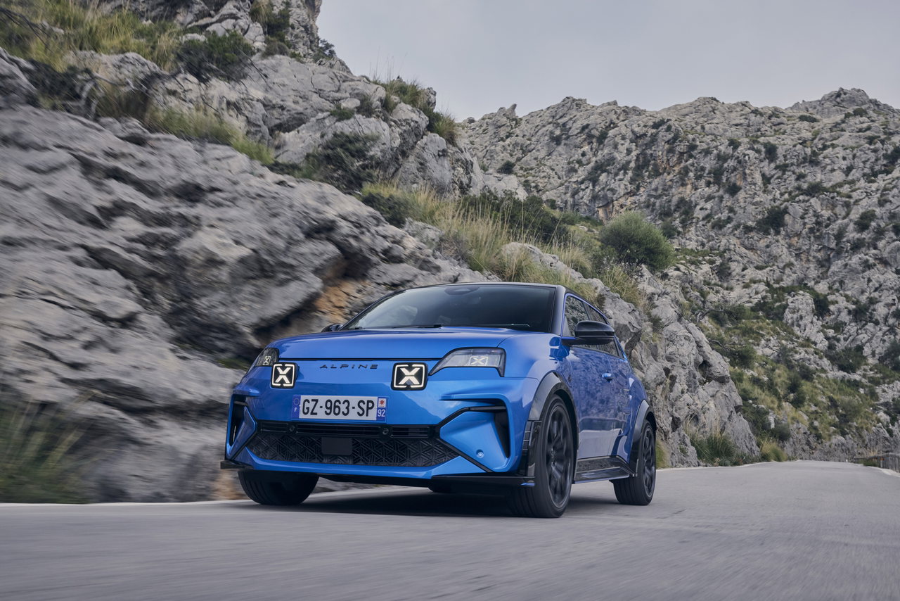 Alpine A290.