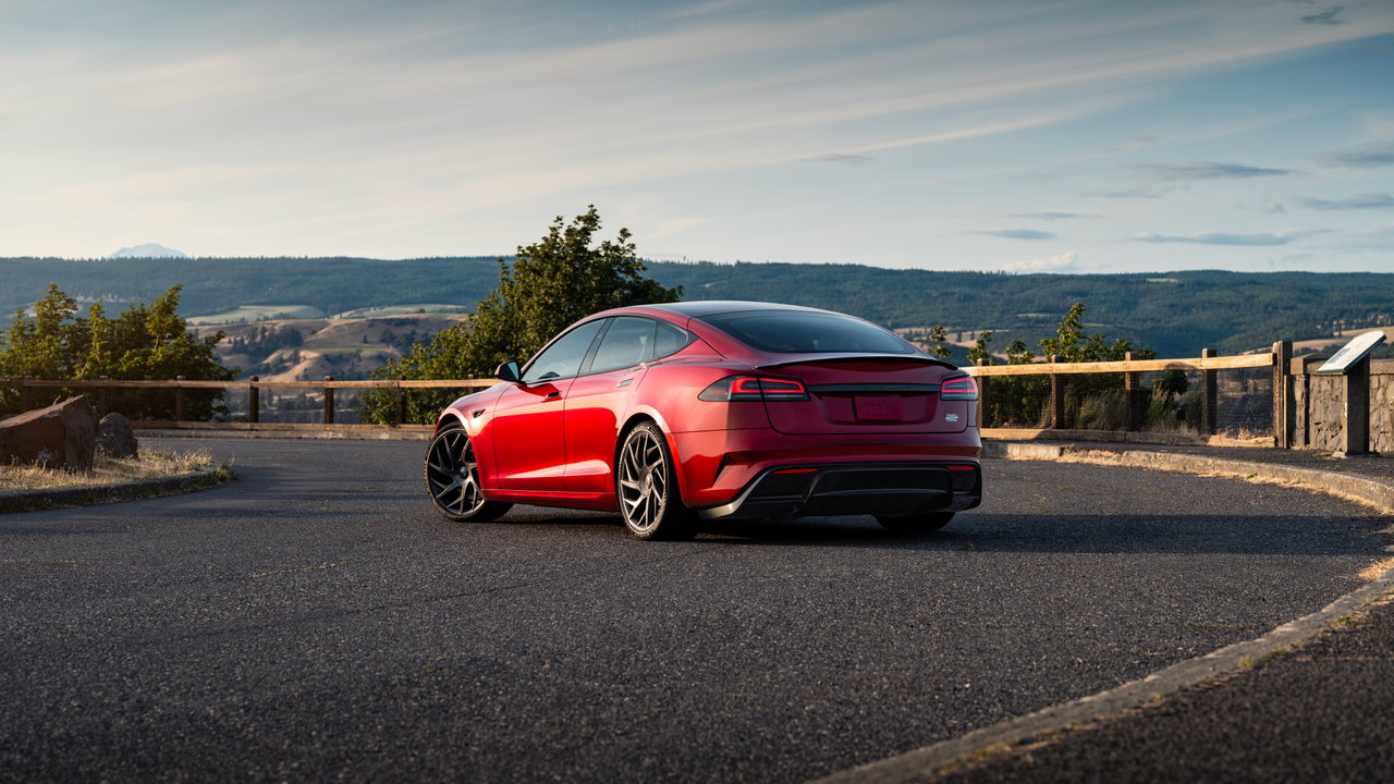 Tesla Model S. (3)