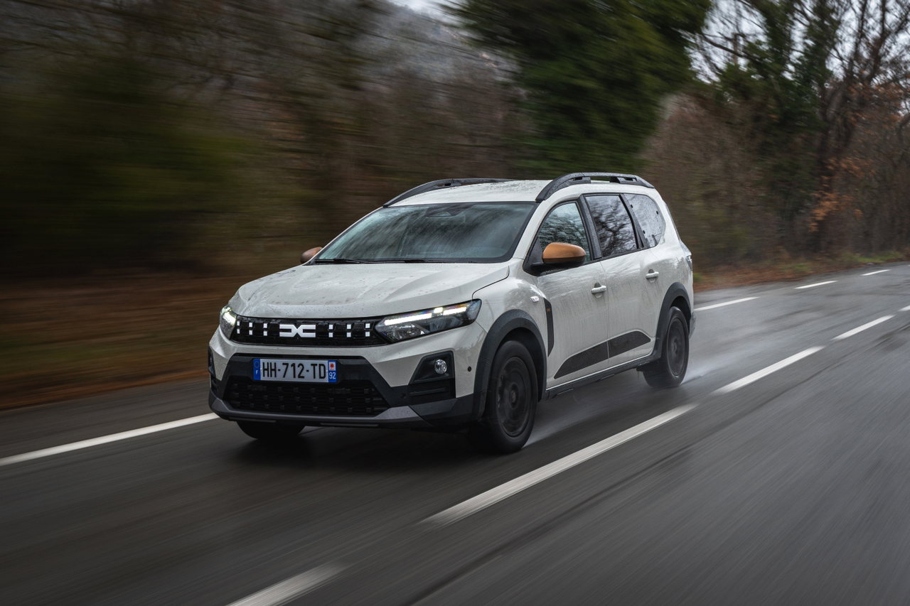 Dacia Jogger Hybrid 155.