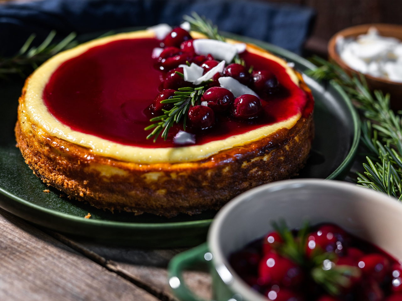 S 5 Rezept_spekulatius-cheesecake-mit-kirschen_eatsmarter.de