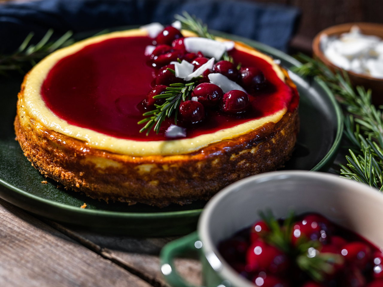 S 5 Rezept_spekulatius-cheesecake-mit-kirschen_eatsmarter.de