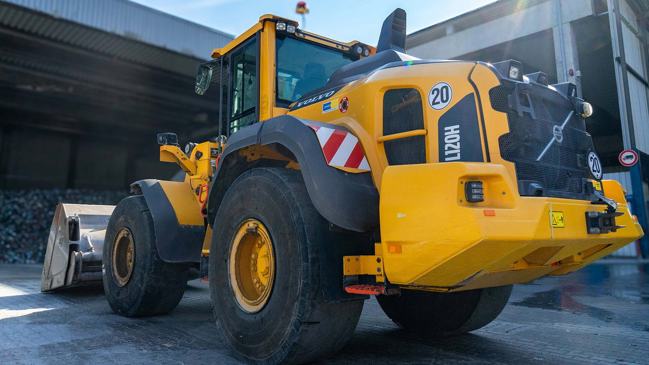 Beim Rebuild wurde der Volvo L120H komplett zerlegt und die Einzelteile entweder überholt oder durch Volvo Originalersatzteile ausgetauscht.