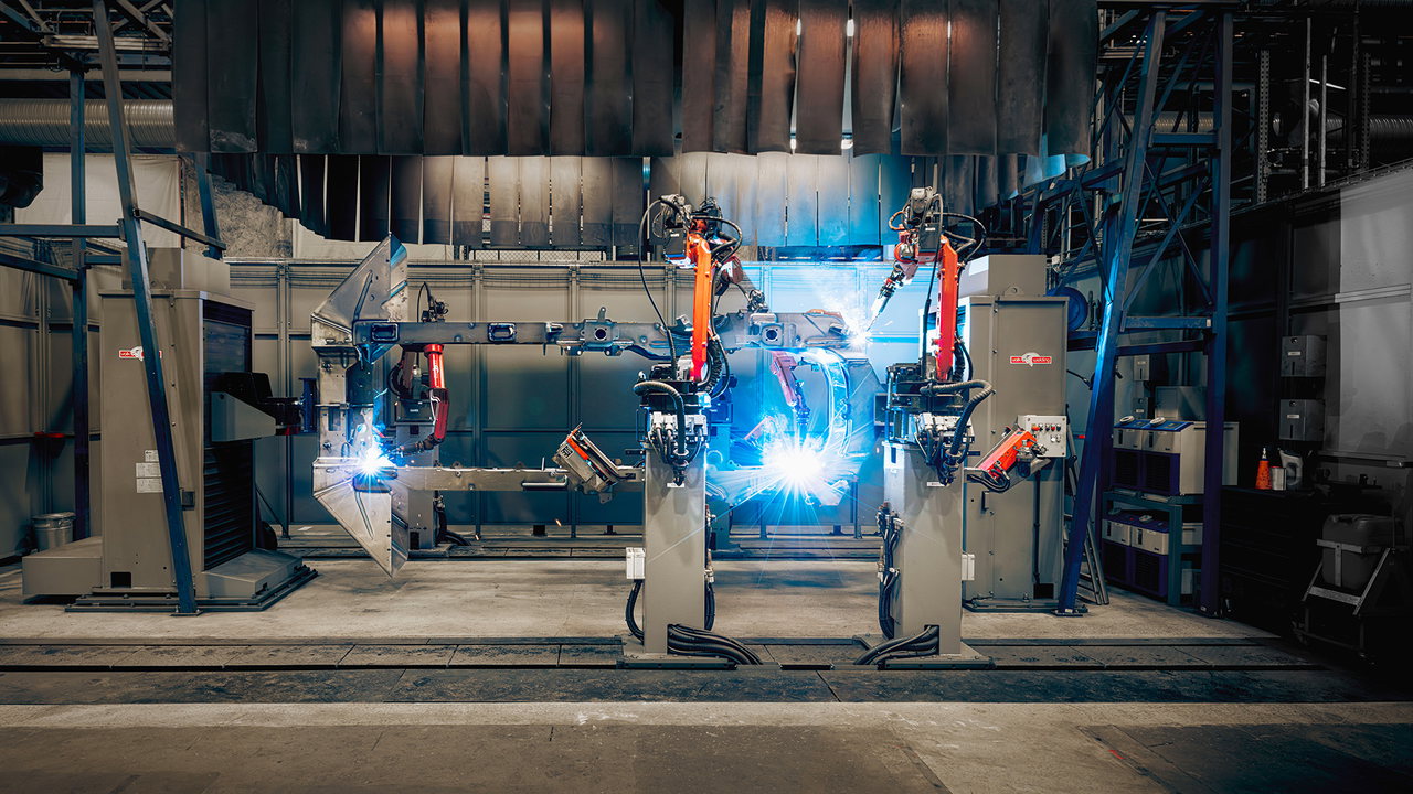 Im 1955 errichteten Werk in Braås kommen heute modernste Produktionstechniken zum Einsatz, Schweißroboter inklusive.