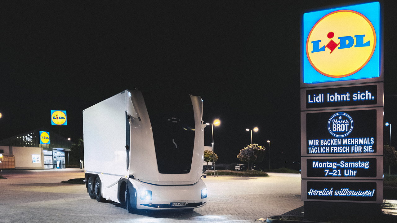 Der erste autonome und kabinenlose Elektro-Verteiler-Lkw von Einride und Lidl sorgte im September 2026 für Aufsehen.