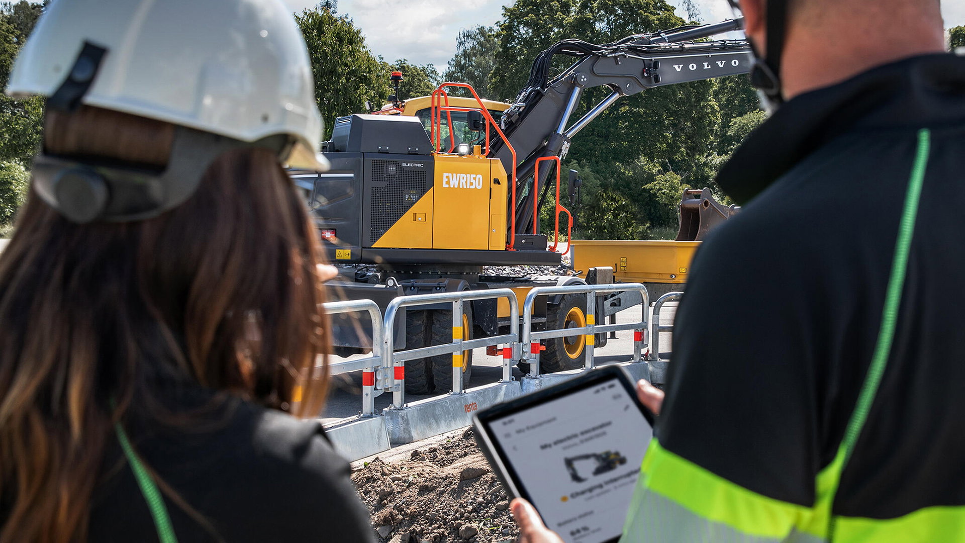 Freie Auswahl: Der EWR150 Electric bietet auch mehrere Lademöglichkeiten, darunter DC-Schnellladen mit bis zu 150 kW und integriertes AC-Laden mit bis zu 22 kW.
