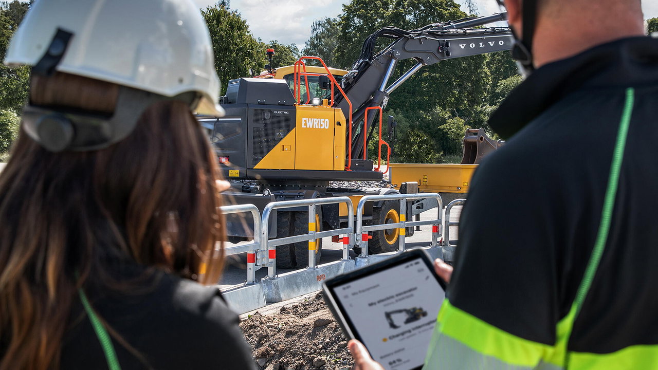 Freie Auswahl: Der EWR150 Electric bietet auch mehrere Lademöglichkeiten, darunter DC-Schnellladen mit bis zu 150 kW und integriertes AC-Laden mit bis zu 22 kW.