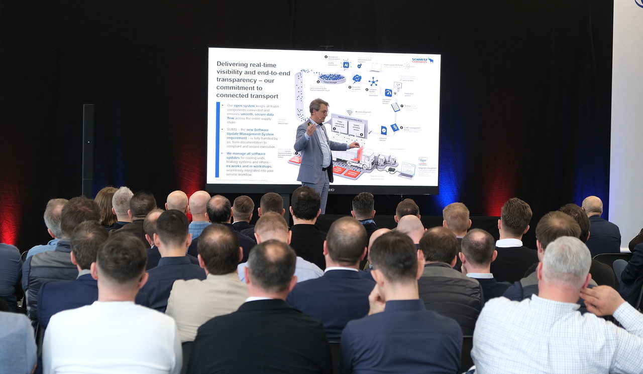 Marnix Lannoije, CTO bei Schmitz Cargobull, setzte mit seiner Einführung zum Connected Transport den Rahmen für das zweitägige Symposium.