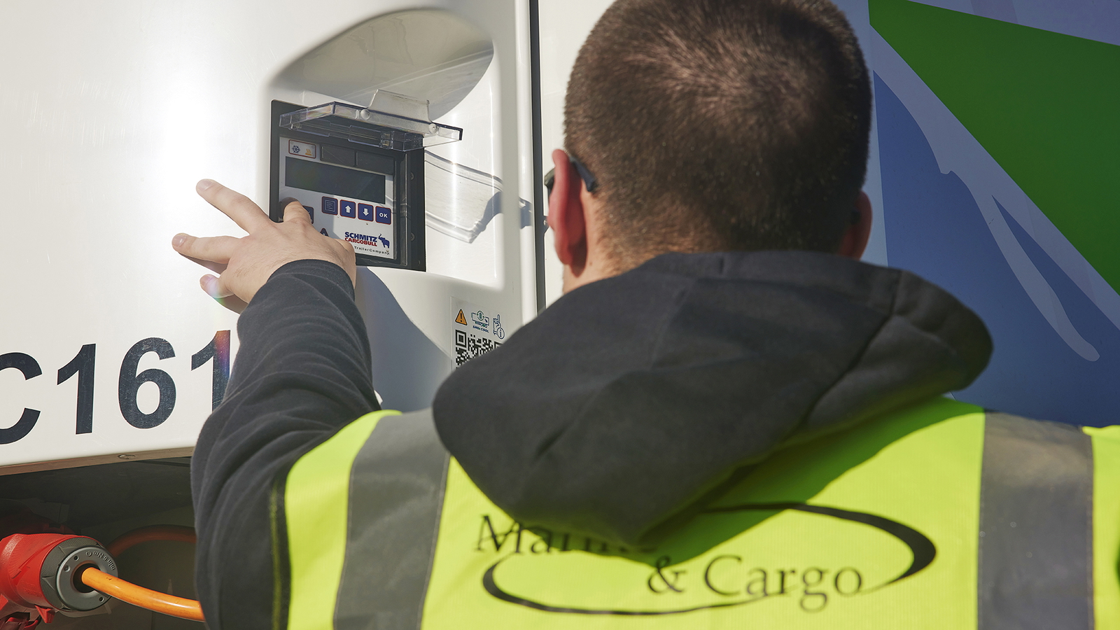 Im Umgang mit den Kältemaschinen, ob dieselbetrieben oder elektrisch, sind die Fahrer bestens geschult.