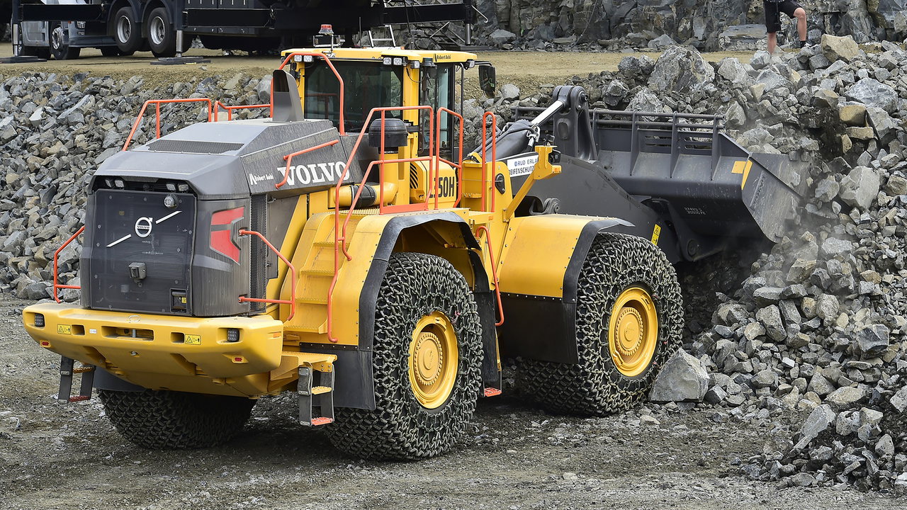 Wird auf der Steinexpo seine Leistungsfähigkeit in Aktion zeigen: der L350H, seines Zeichens der größte Radlader von Volvo CE.