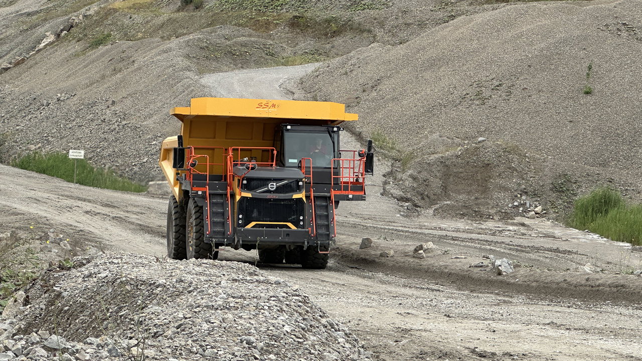 SHF setzt im Steinbruch schon lange auf Starrrahmen-Muldenkipper und ist dem Weg von Terex zu Volvo CE gefolgt. 