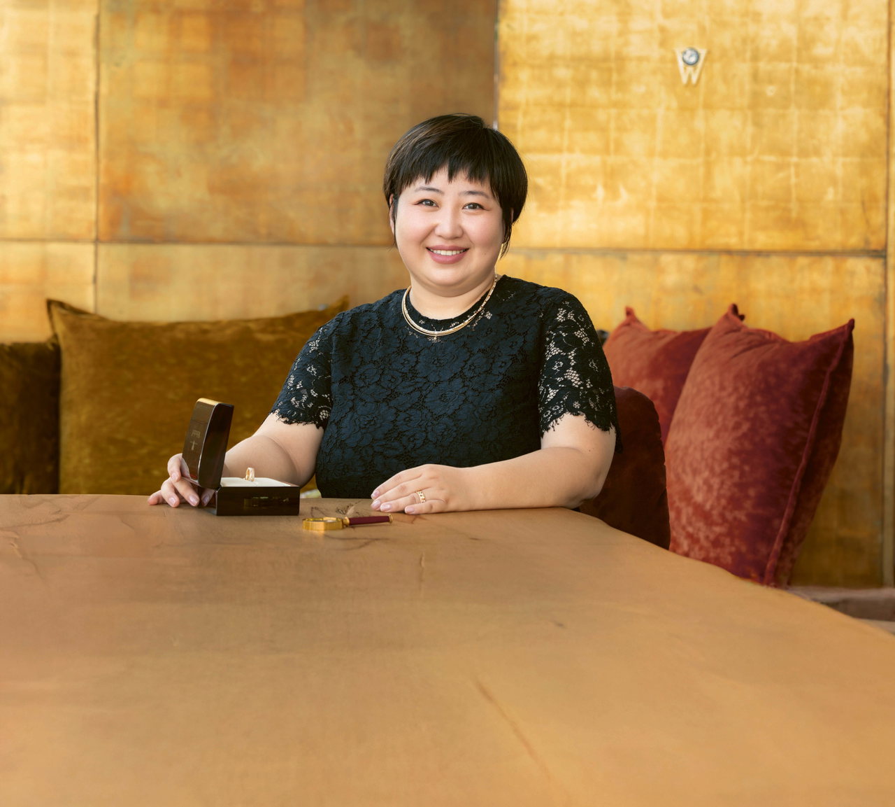 Portrait photograph of a Chinese Wellendorff jewellery expert Na Zhao
