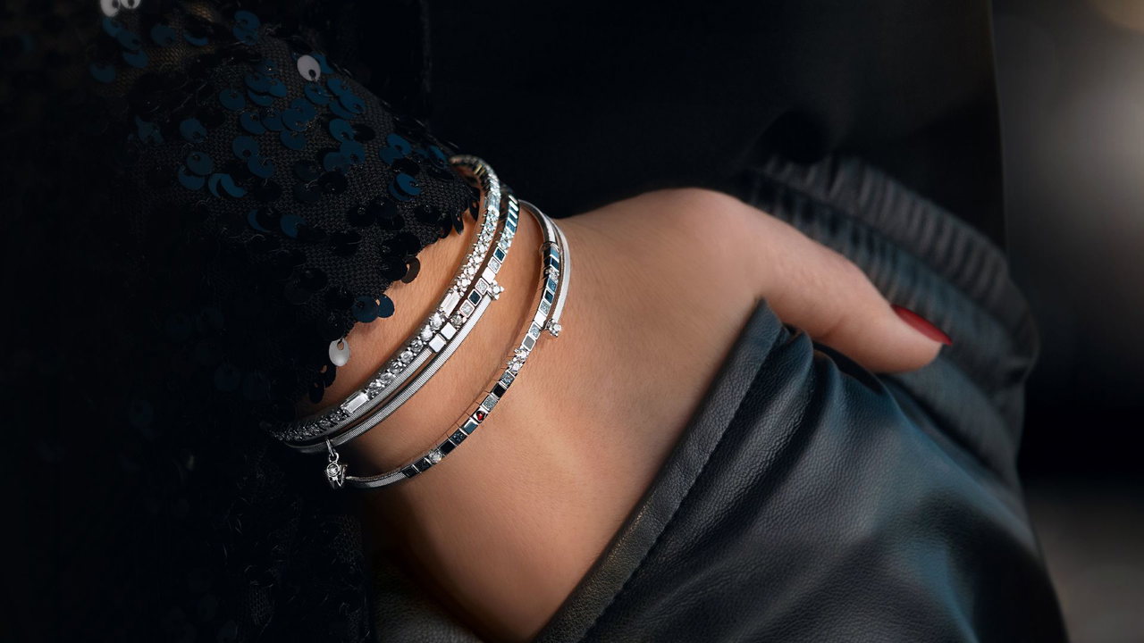 3840x2160_Armband_Power-in-black-edel-und Power in black Mood