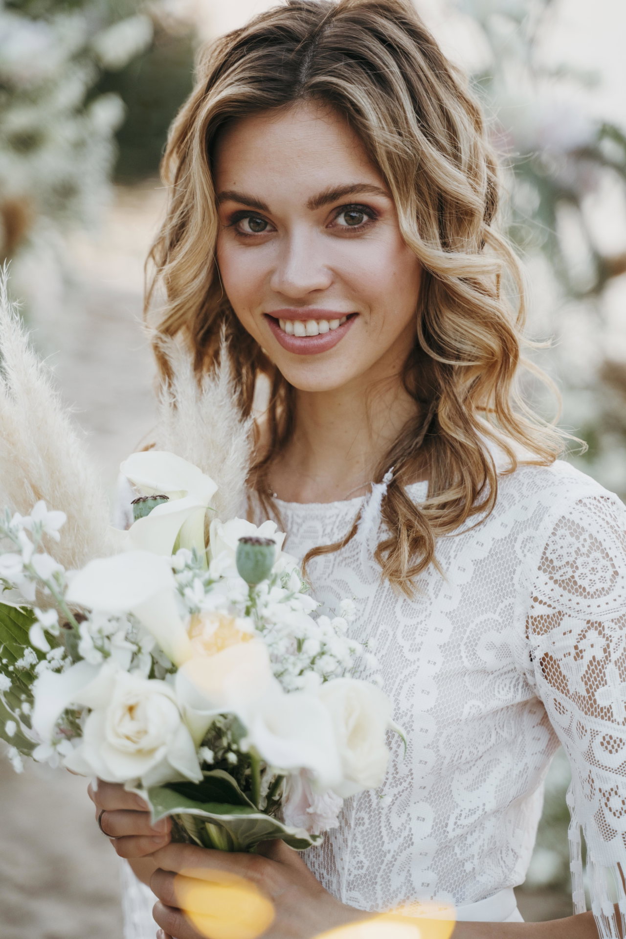 beautiful-bride-portrait-beach