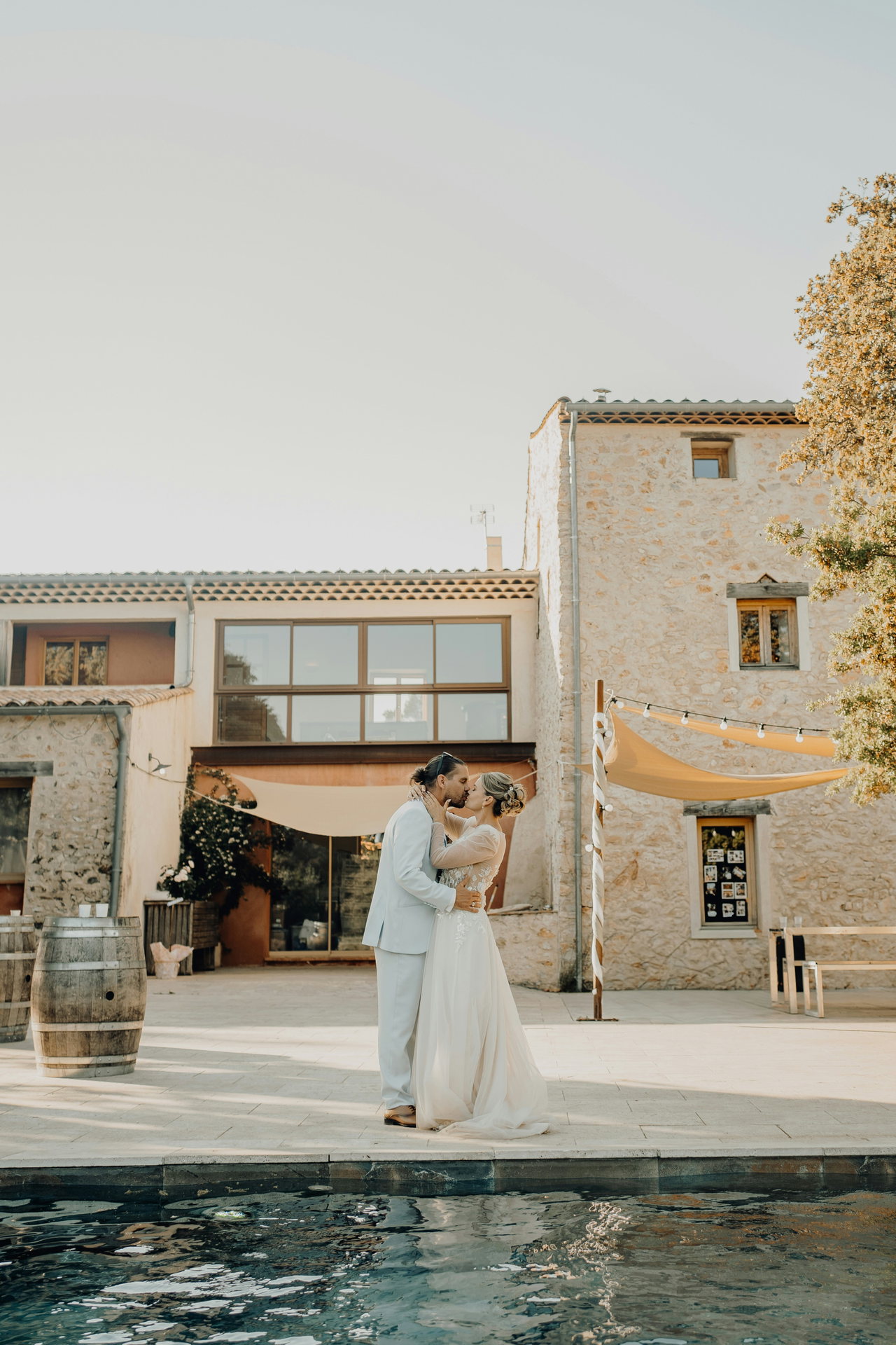 wedding suit summer-Cs_BN-c0sRg-unsplash
