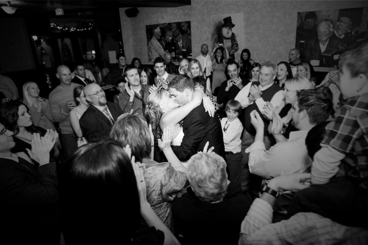 wedding party-1h-64bCdVUI-unsplash