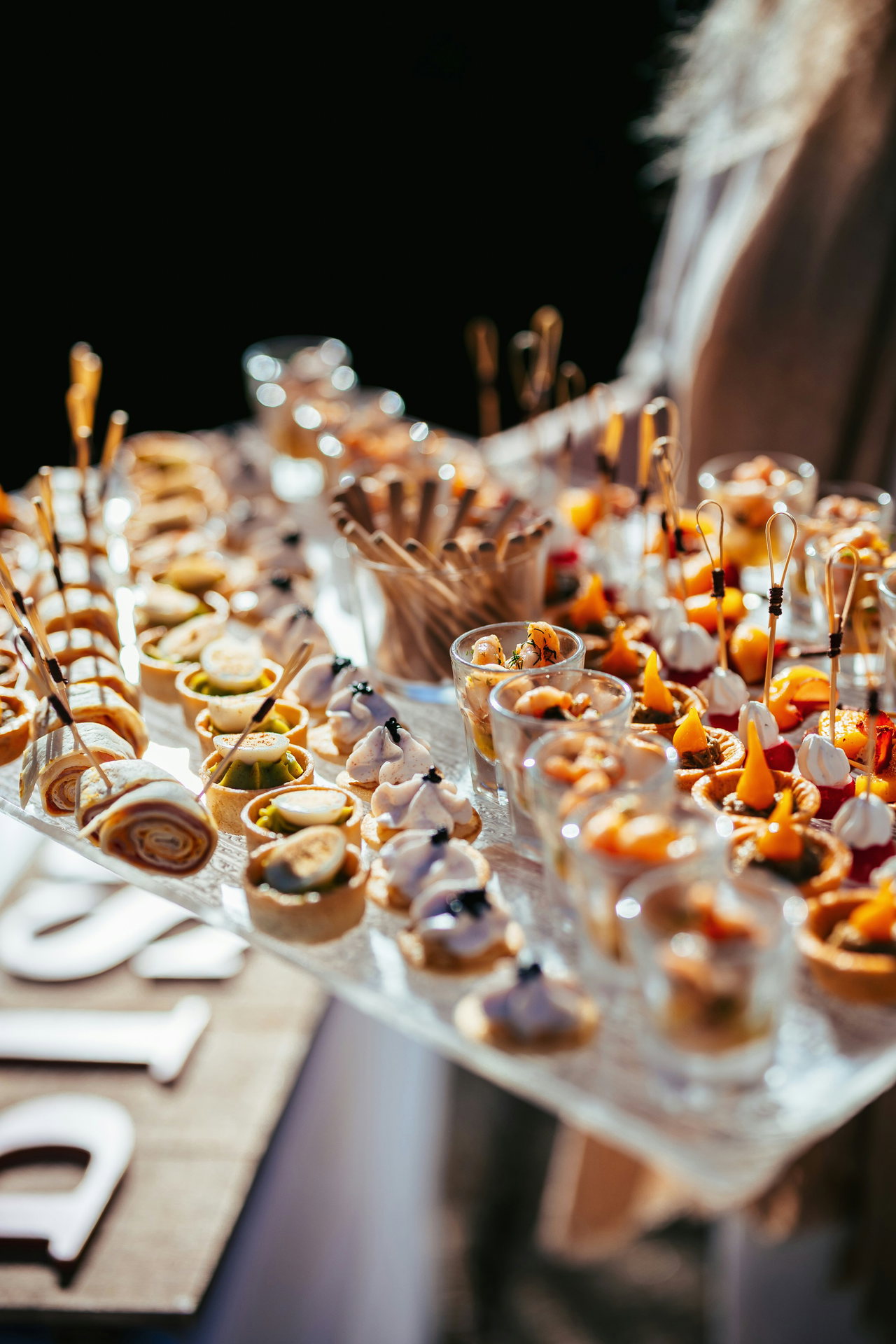 wedding catering-dHeKcZ0a-xY-unsplash
