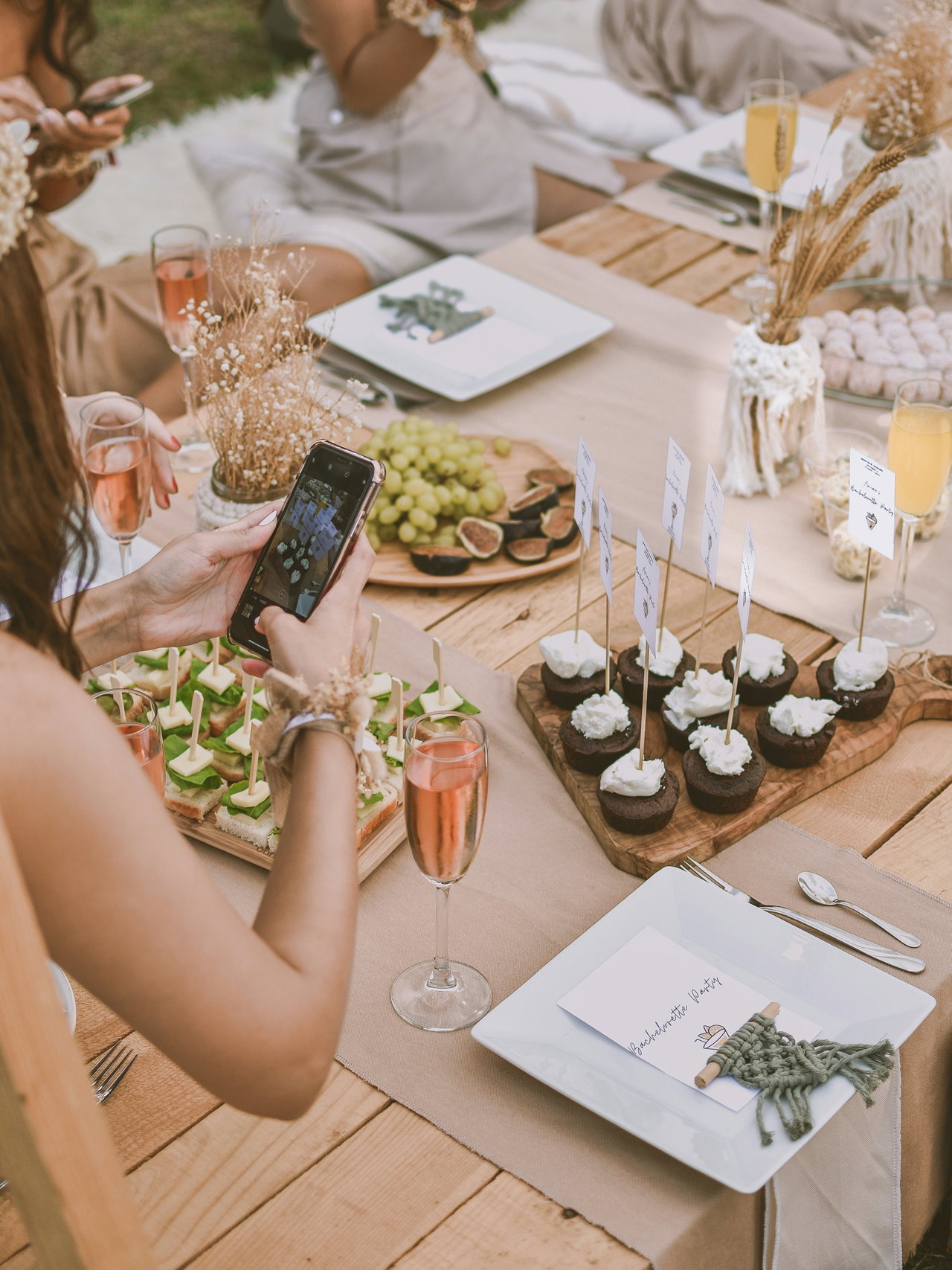 bachelorette party-aoGA9N8QNrI-unsplash