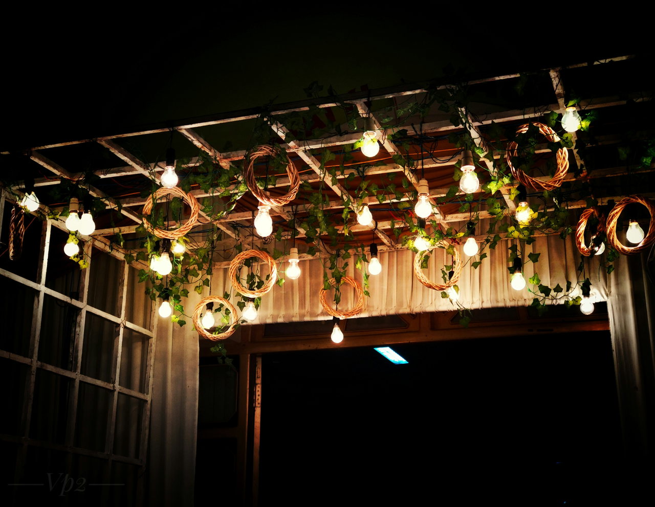wedding lights-CFB4YIkz_lY-unsplash