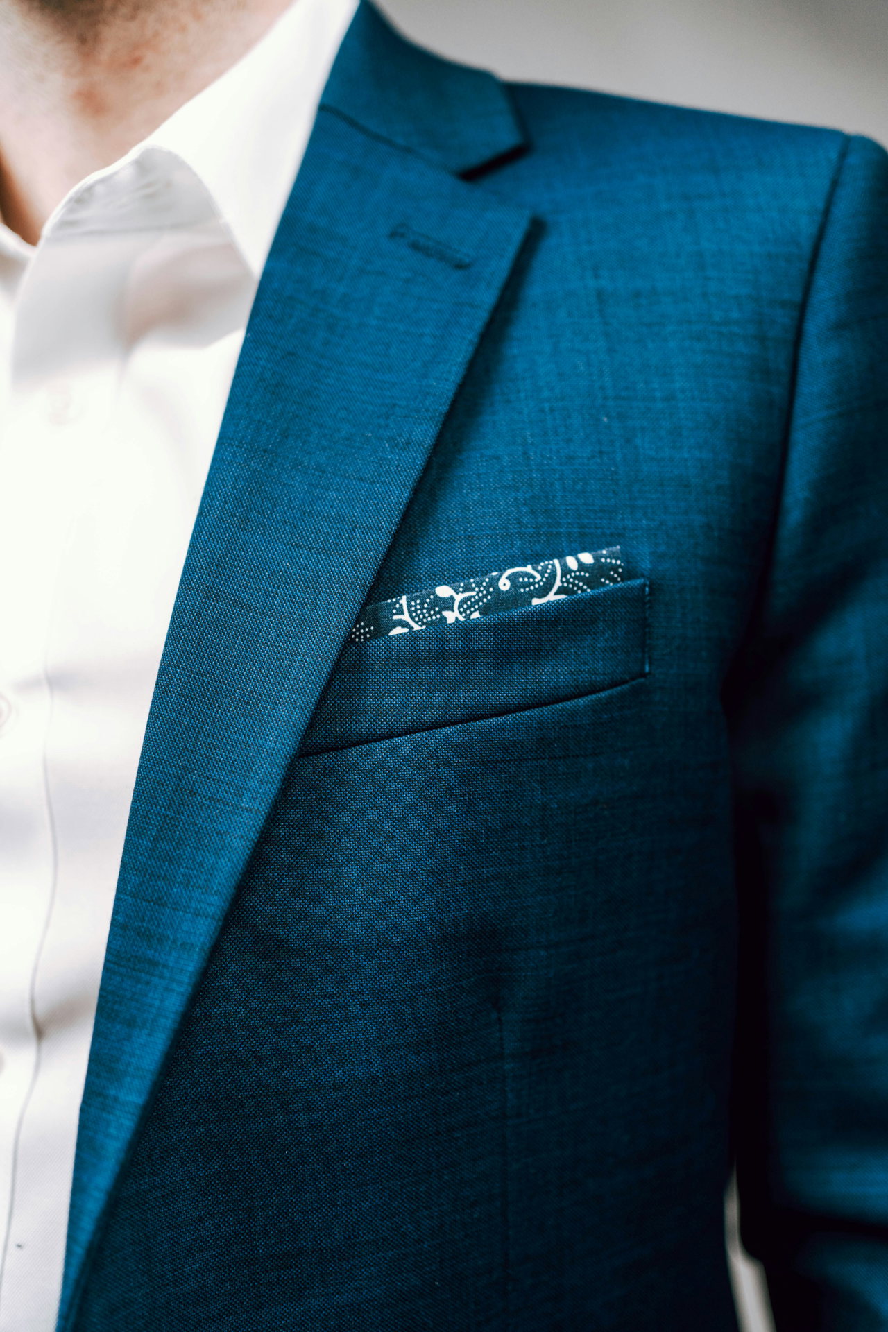 wedding suit fly-sLDz8vBCfwg-unsplash