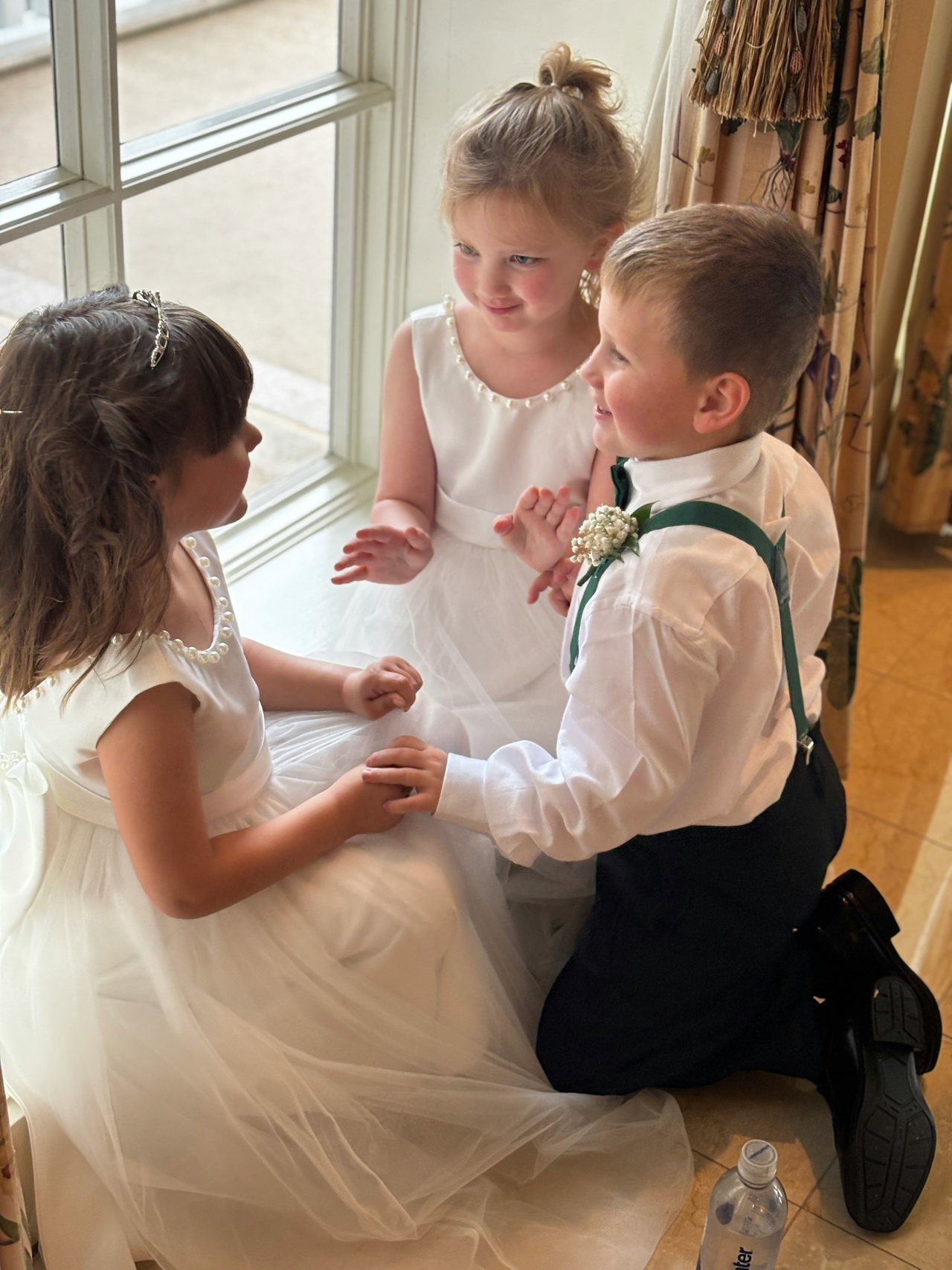 kids wedding-Jo9oGV34HQQ-unsplash