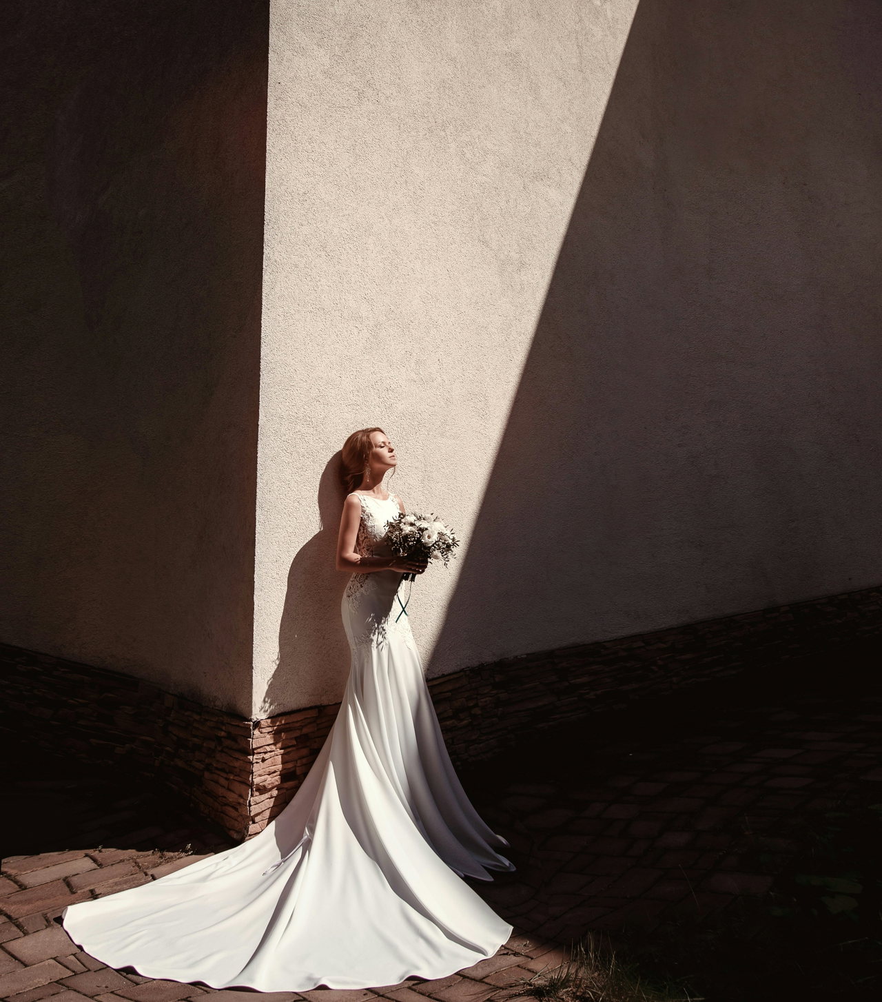bride dress-7wjxyiUvt4I-unsplash