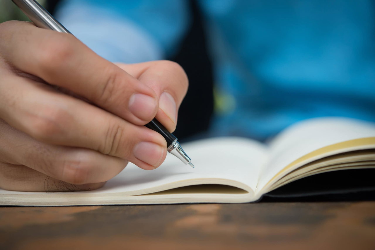 man-hand-write-notebook Kopie